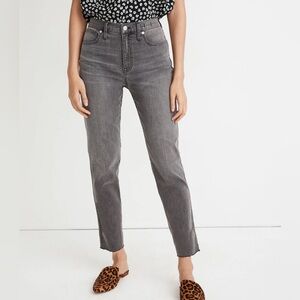 Madewell (24) Light Grey Stovepipe Straight Leg Jeans Raw Hem Minimalist Staple